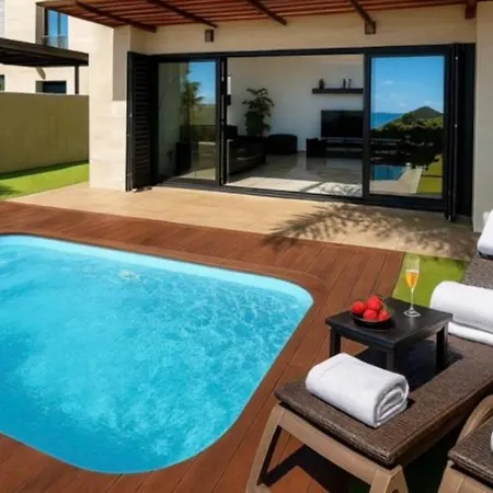 דירה Stunning - View, Location, Pool אדחה