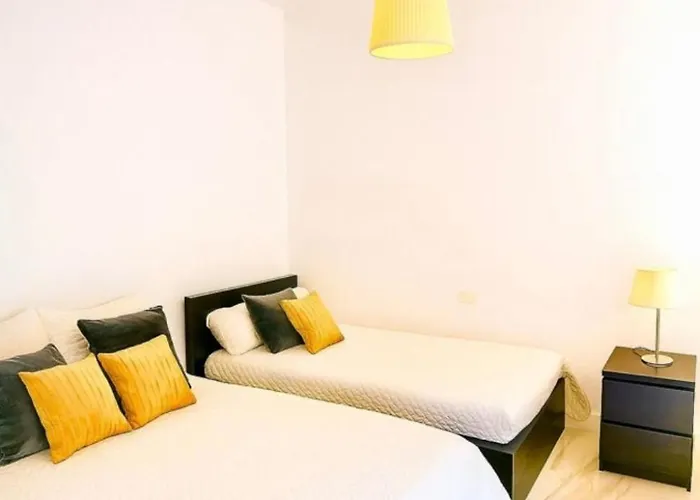 Stunning - View, Location, Pool Lägenhet