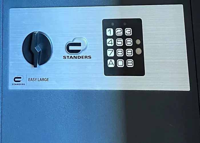 Lägenhet Stunning - View, Location, Pool